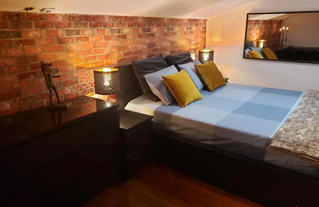 Room With Private Wc With Free Parking-1